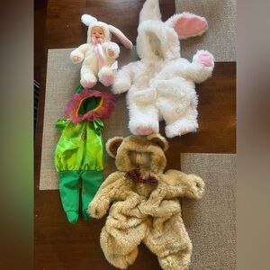 Anne Geddes‎ baby doll and clothing.